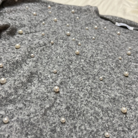 Zara Grey Pearl Top - Picture 3 of 9